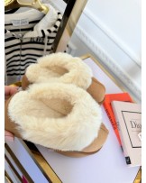 BEŻOWE  KLAPKI Z FUTERKIEM