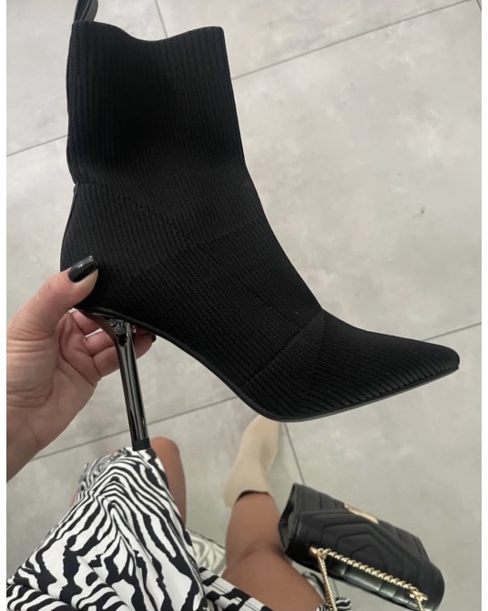 CZARNE  BOTKI SZPILKA HIT 