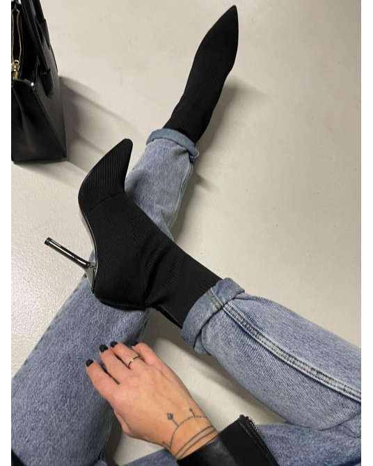 CZARNE  BOTKI SZPILKA HIT 