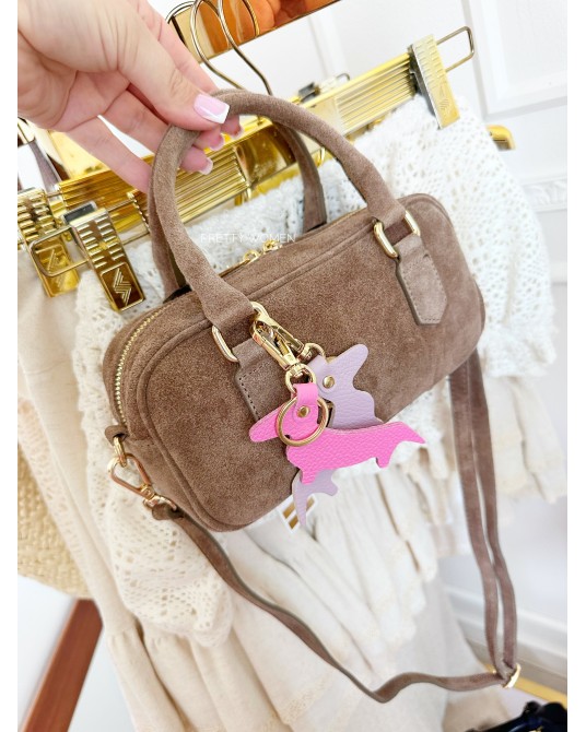 Skórzany brelok Jamnik RÓŻ